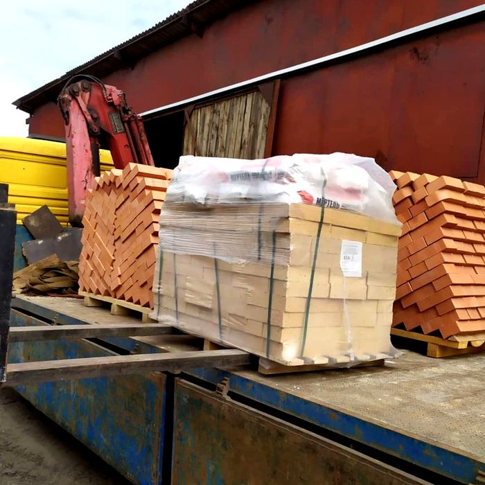 Червона цегла для будинку, дачі та господарських споруд