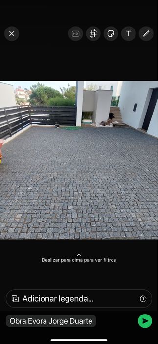 Muro pedra e calcada