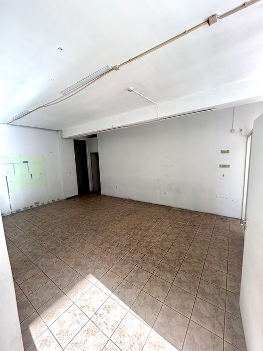 Loja Comercial em Guilhufe Penafiel