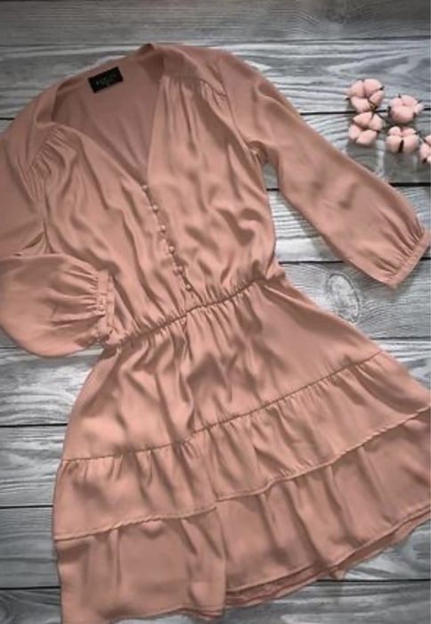 Продаю сукню.Стан ідеальний.Розмір 42-44