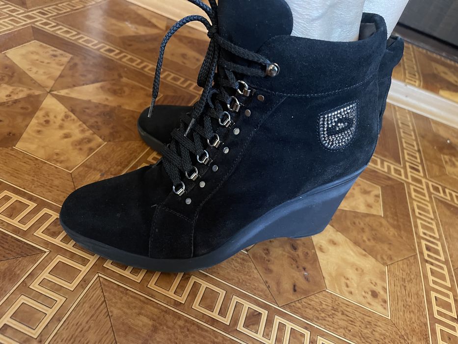 Ботіночки замшеві натуральні на меху