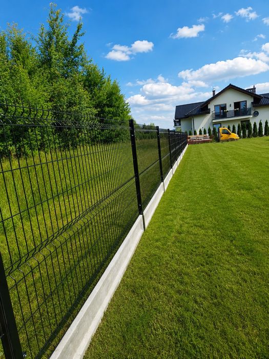Montaż ogrodzeń 40 zł Ogrodzenia panelowe  usługi minikoparką
