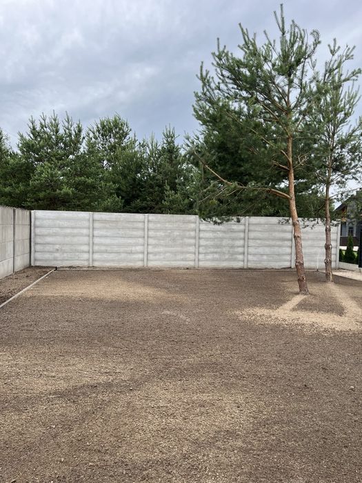 Montaż ogrodzeń betonowych oraz z L’ek oporowych .