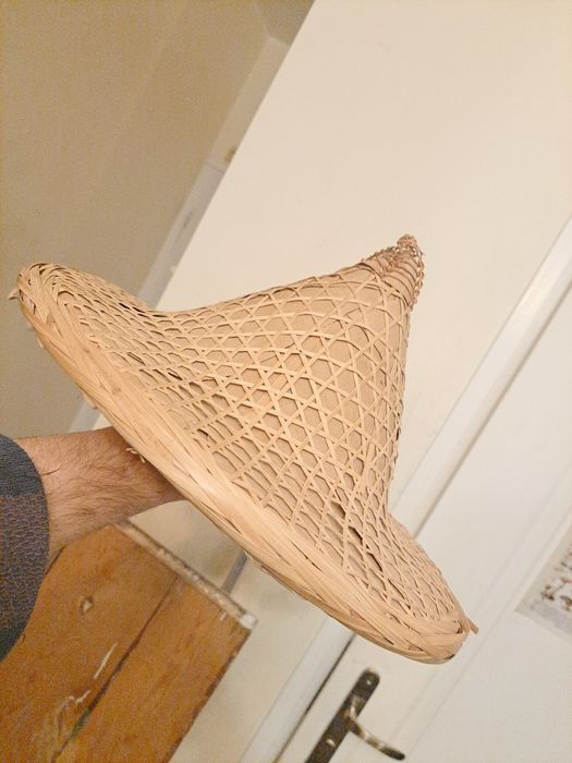 Orientalny kapelusz z bambusa