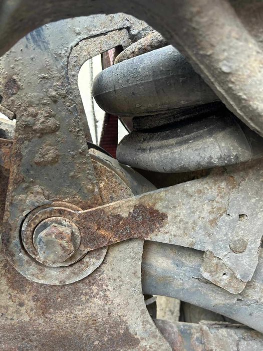 Podnoszenie osi Mercedes naczepa