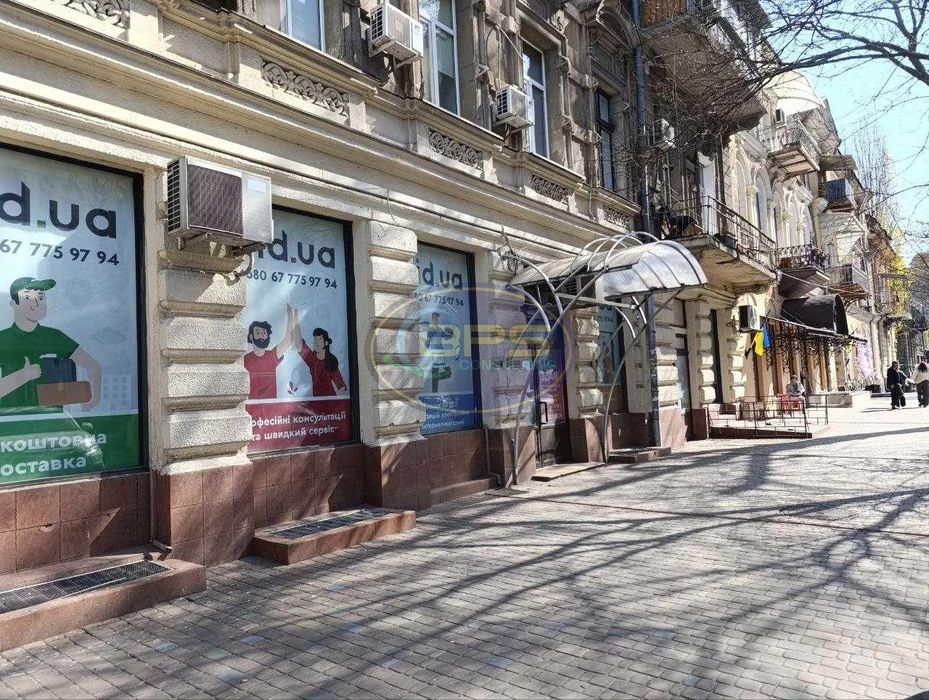 Продаж фасадного приміщення із стабільним орендатором