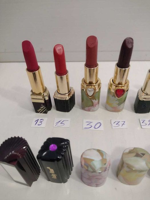 Помада Ruby Rose.