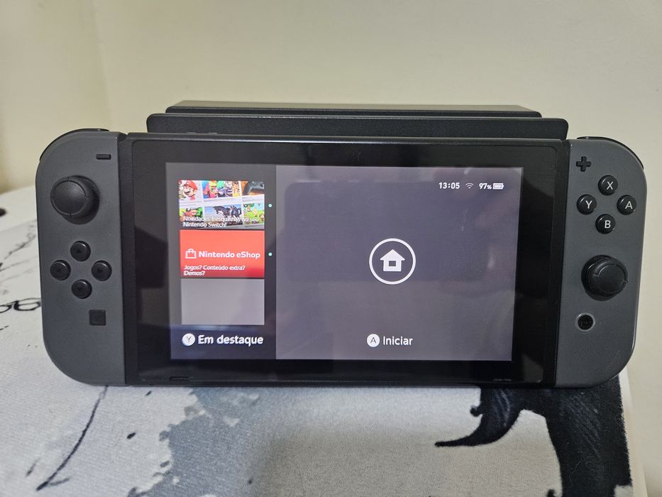 Nintendo Switch + Cartão SD 128Gb + Kit Acessórios