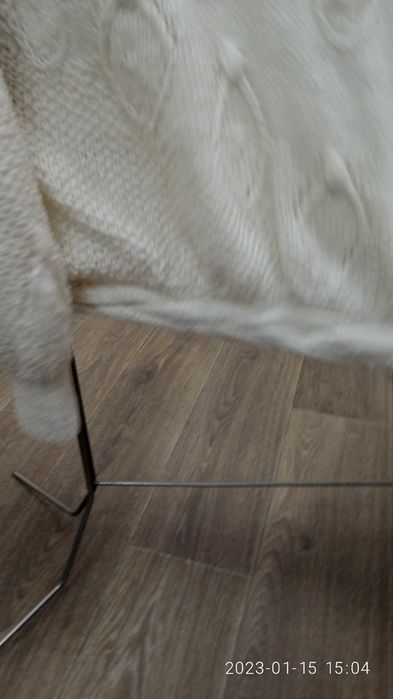 Свитер белый женский