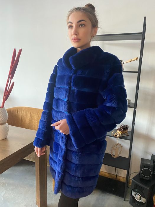 Роскошная шуба рекс шиншилла орилаг цвета электрик