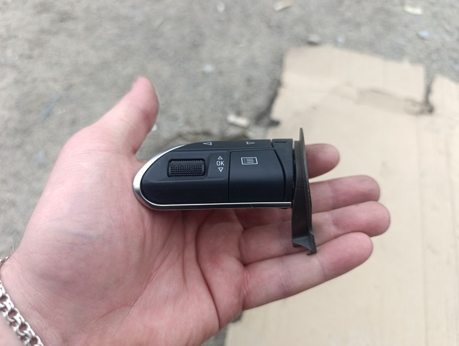 Блок кнопок руля Audi A8 D4 4H 2010-2017  A6 C7 2011-2014 Оригинал.
