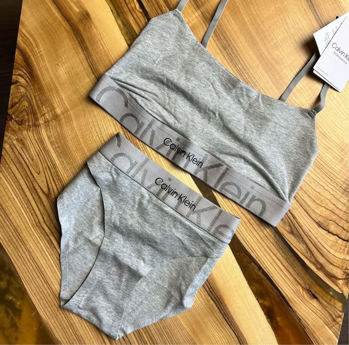 Комплект спідньої білизни від Calvin Klein