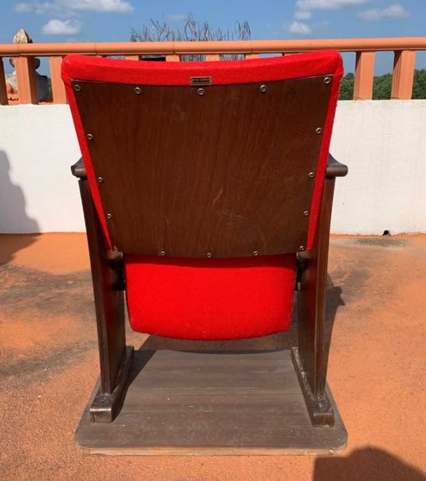 2 Cadeiras de do antiga sala de Cinema Odeon ( Restauradas)