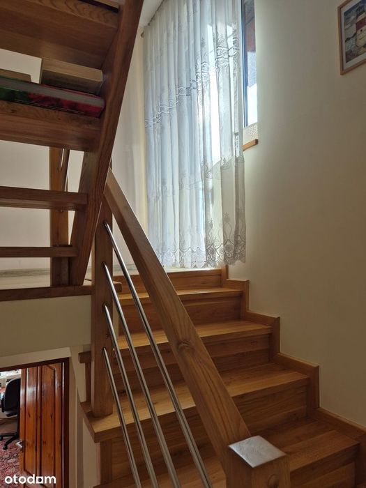 Dom wolnostojący z garażem i piwnicą