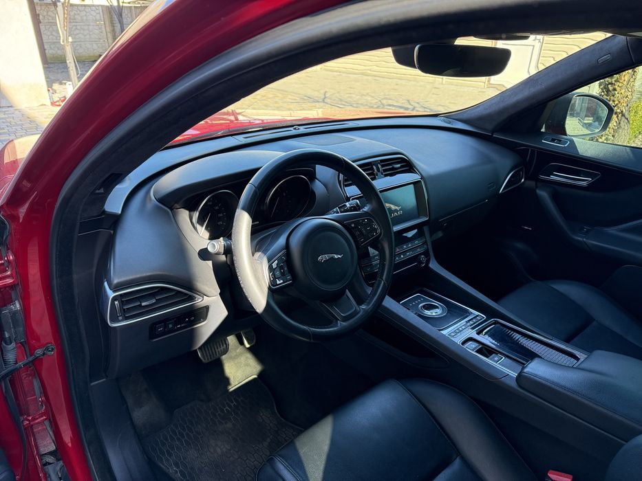 Продам Jaguar F-Pace 2019