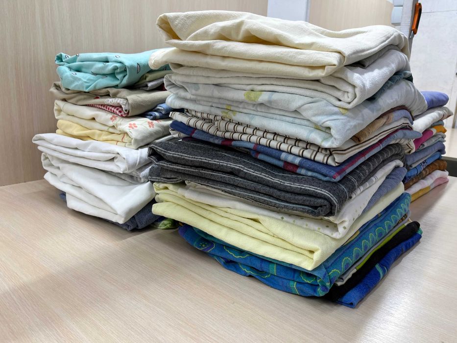 Покривала + Постіль + Тюль + Ковдрі .  Опт від 20 кг.Секонд-хенд оптом