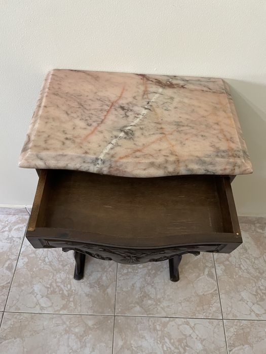 mesinha de cabeceira (mesa de apoio) em madeira de mogno/carvalho tingido