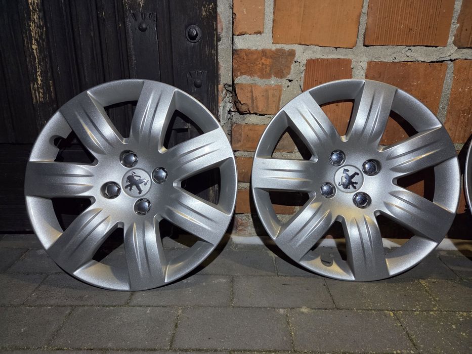 Kołpaki do Peugota.