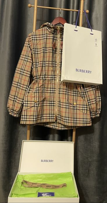 Ветровка Burberry L/XL Новая с бирками и полной упаковкой