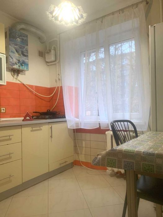 Предлагается аккуратная 2-ком квартира 47м2, центр Броваров