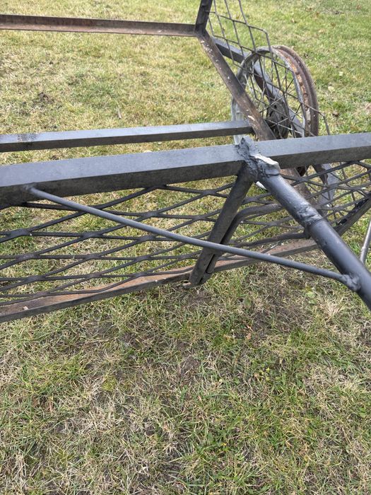 Wózek metalowy do ogrodu i nie tylko