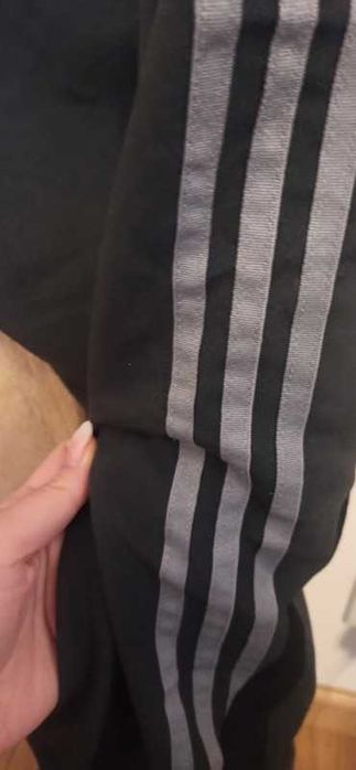 Męskie markowe spodnie adidas w rozmiarze M