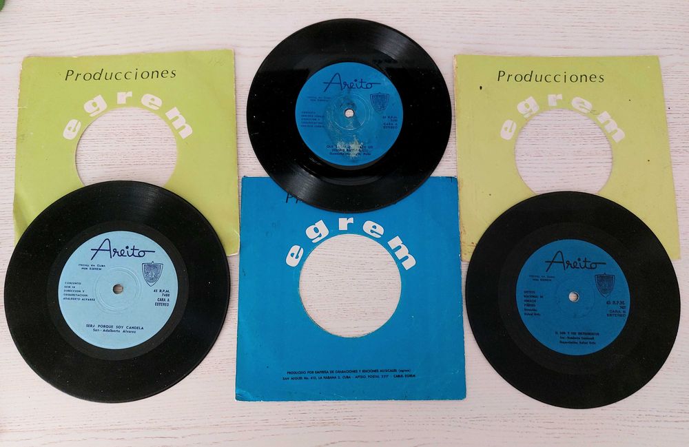 【民族音楽　ほぼ新品】CD8枚まとめ売り 23 Пластинки виниловые и мягкие производства СССР Мелодия и Кубы