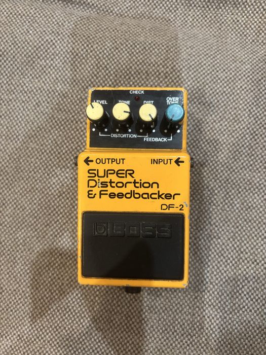 Педалі Boss Limiter LM-2; super distortion and feedbacker DF2; Noise Gate NF1. Кейс Boss BCB-30