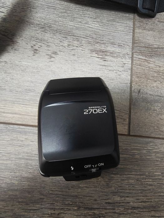 Canon Eos 1000d .