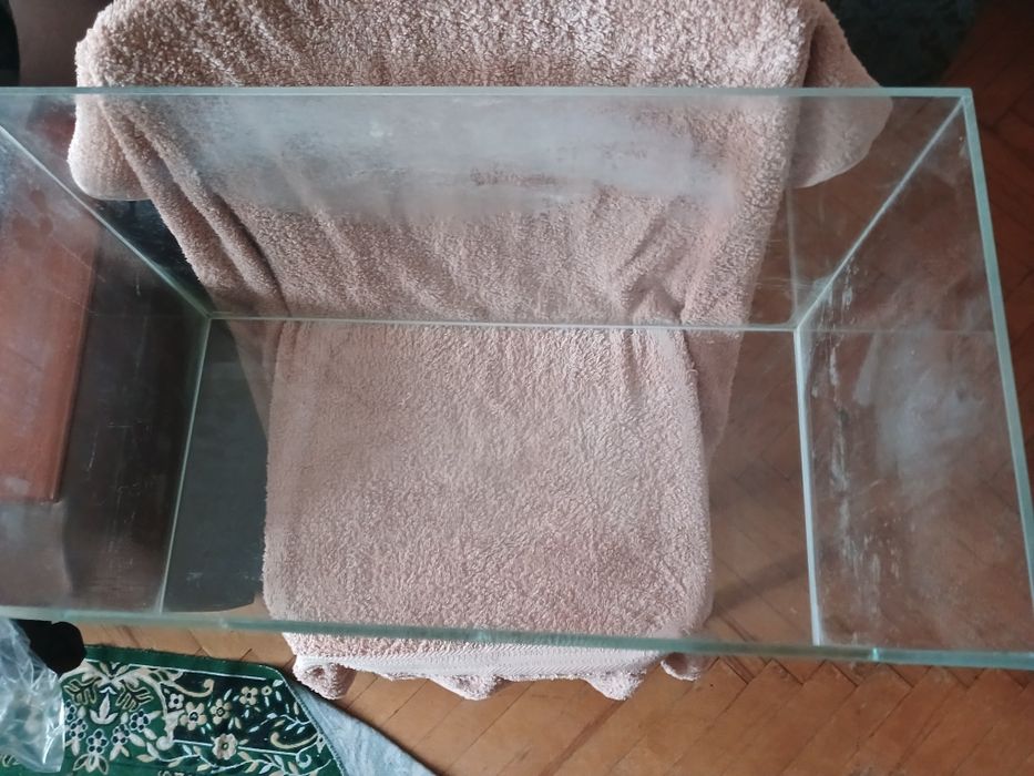 Продається акваріум без кришки