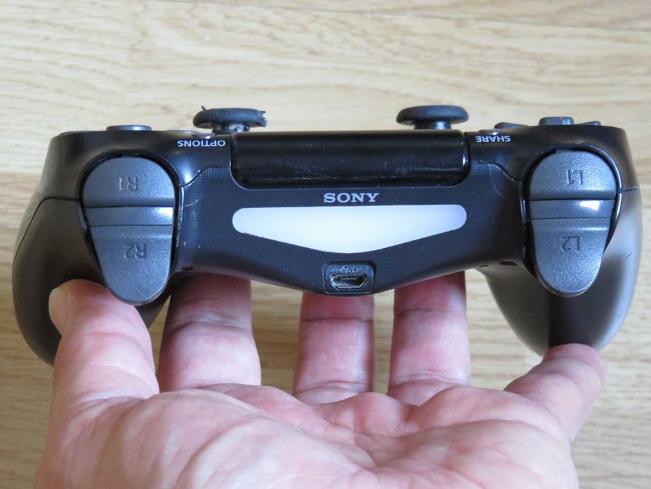 Playstation 4: dualshock 4