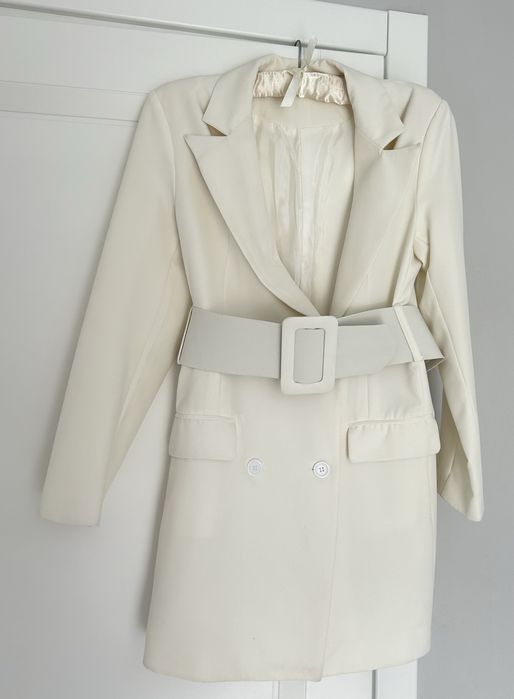 Молочно-білий жакет