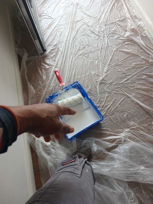 pavimentos em  microcimento ,*paredes de microcimento*outros trabalhos de microcimento,pintura e estuque(gesso). Por favor  ligue aqui  :963817024
