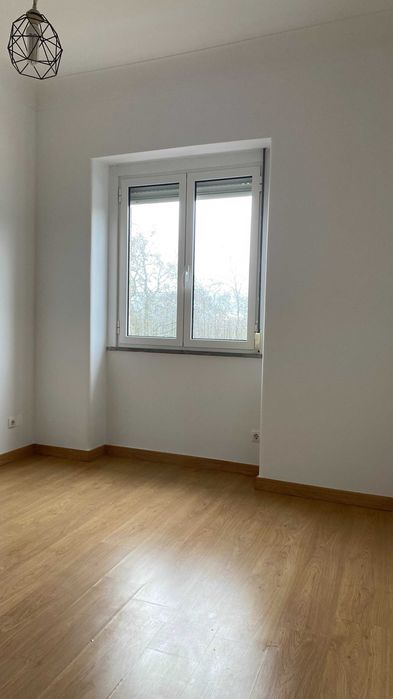 Arrendamento T3 Laranjeiras-Sete Rios Lisboa (perto do Metro e Un. Catolica)