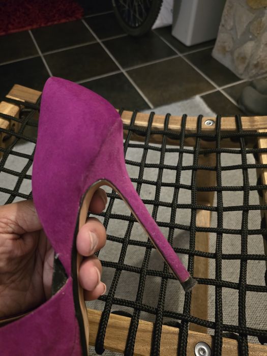 Sapatos senhora salto alto agulha em veludo