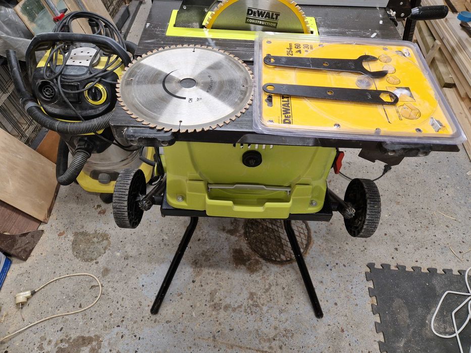 Piła Ryobi RTS1800EF