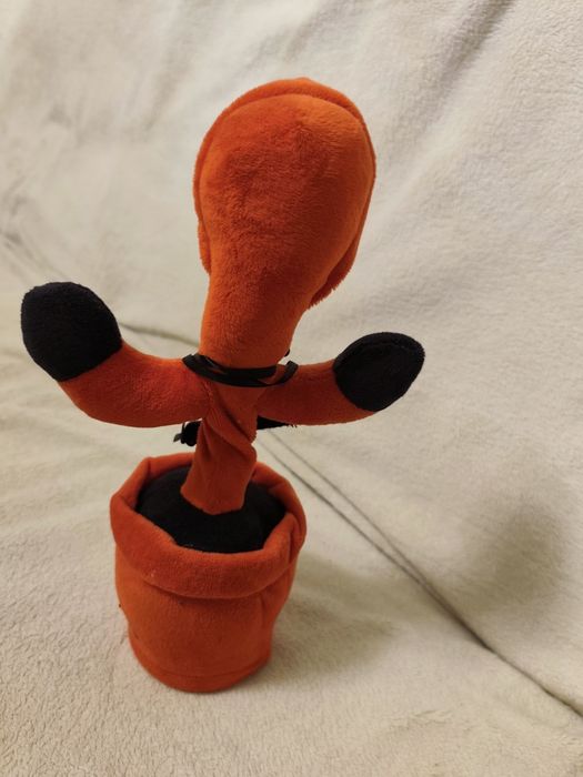 Танцующий кактус по типу игры в кальмара