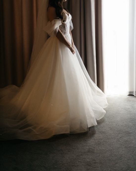 Весільні сукня А сілует