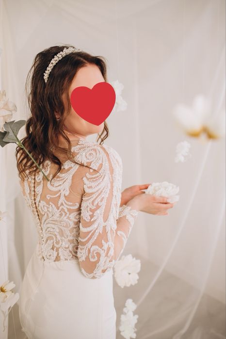 Продам елегантне фабричне весільне плаття (діадема і фата у подарунок)