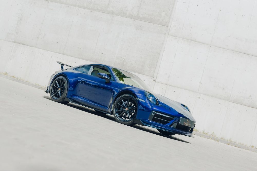Wynajem Porsche 911 (992) Carrera 4, Pakiet Sport Chrono