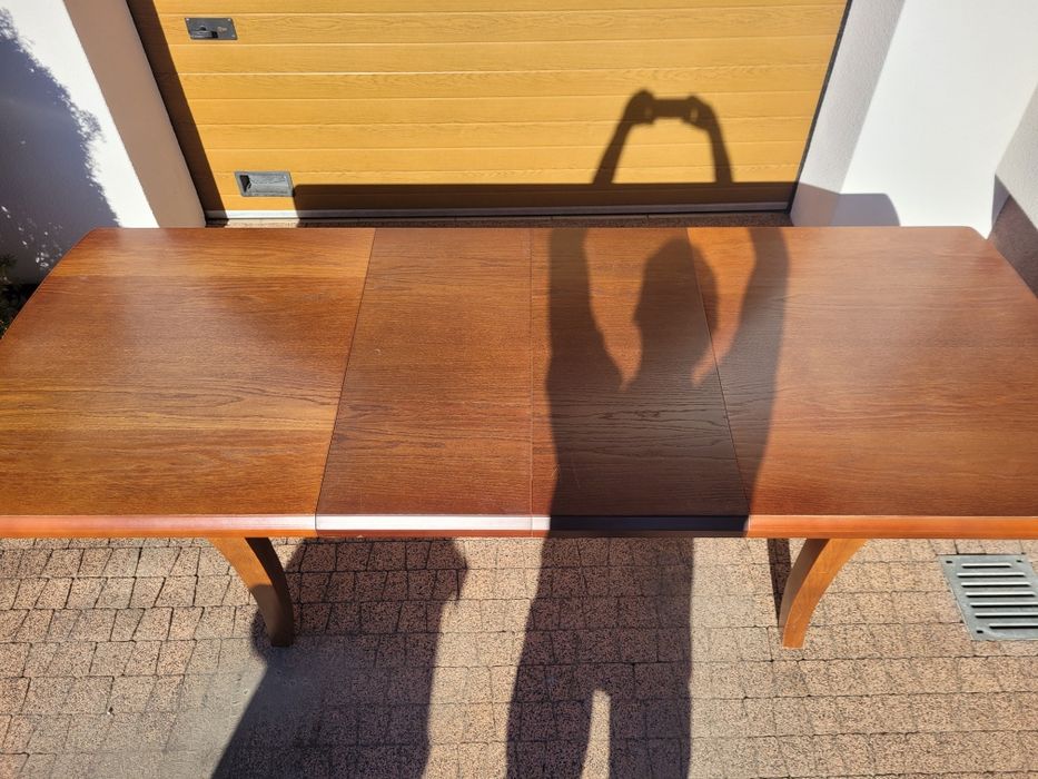 Stół drewniany rozkładany z kompletem sześciu krzeseł