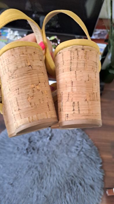 Sandałki sandały espadryle koturny korek żółte H&M 39