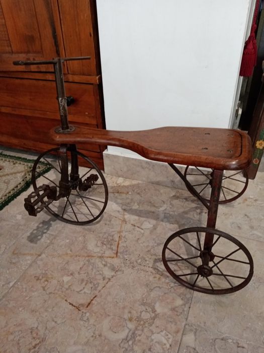Triciclo antigo madeira