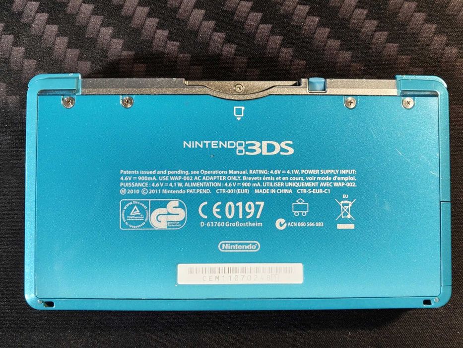 Nintendo 3DS + akcesoria (CirclePad Pro + stacja dokująca)