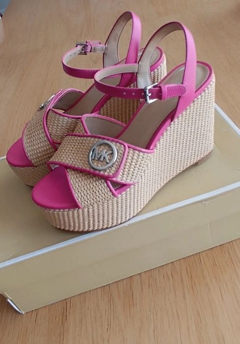 Sandały na koturnie i platformie Michael Kors