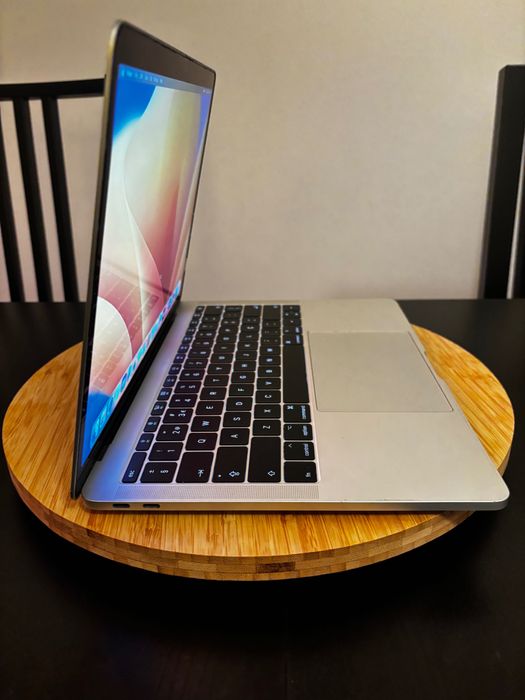 MacBook Pro 13” 2017 | i5 | 8GB | 256GB SSD