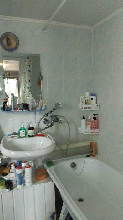 Будинок з гаражем в Дахнівці, 75 кв. м., 4 кімн., с/в, 0,10га  (п3)