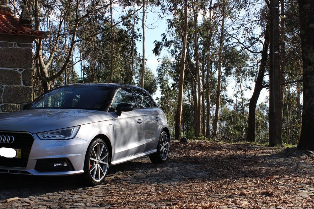Audi A1 1.6 TDI Sportback S line – 2015  Impecável