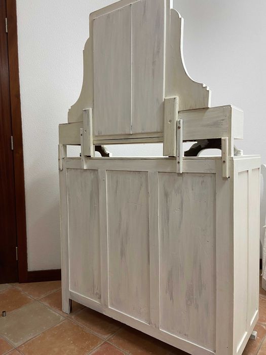 Comoda Antiga pintada branco