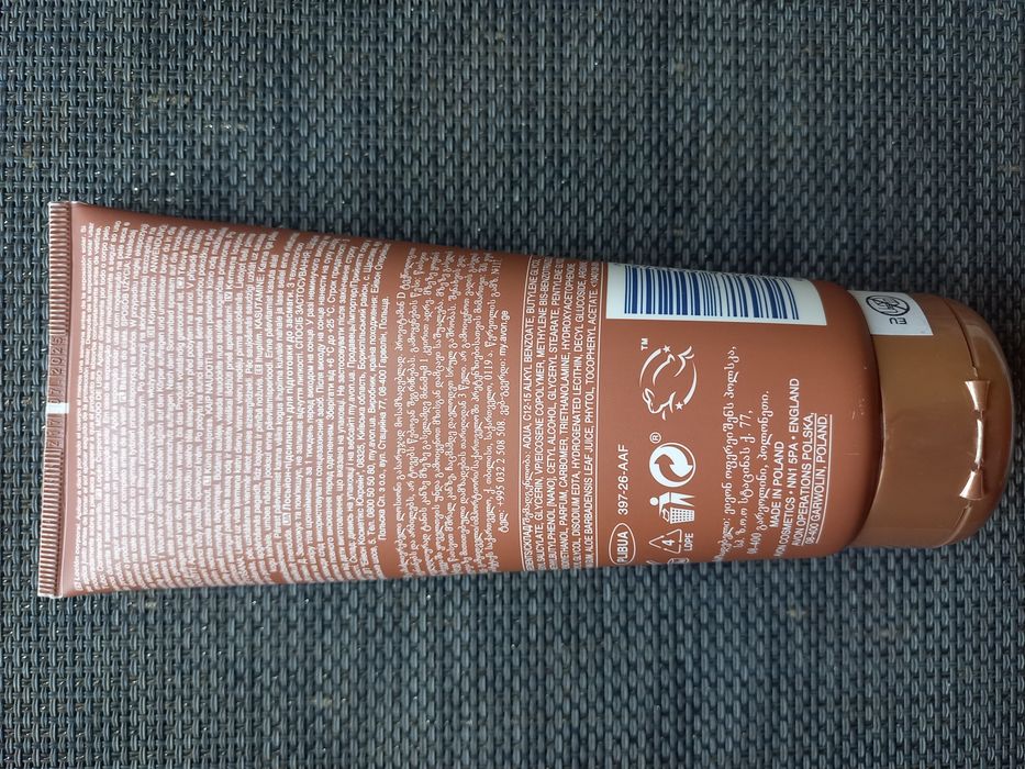 Balsam wspomagający opalanie 200 ml Avon